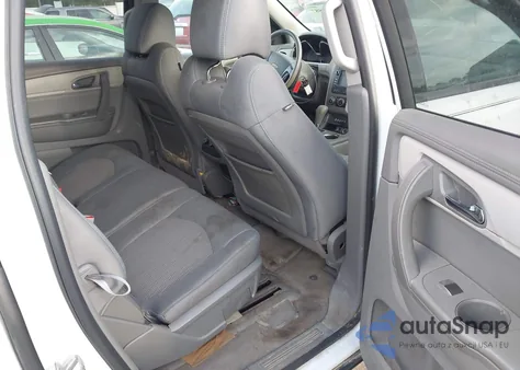 2017 Chevrolet Traverse Ls z USA, uszkodzony, nr VIN 1GNKRFKD7HJ243285